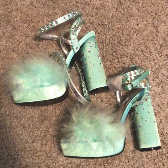 Sugar Thrillz Mint 90s Puff Heels Size 6/7 - Picture 3 of 3